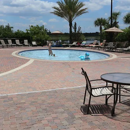 Premium Vista Universal Area Condos